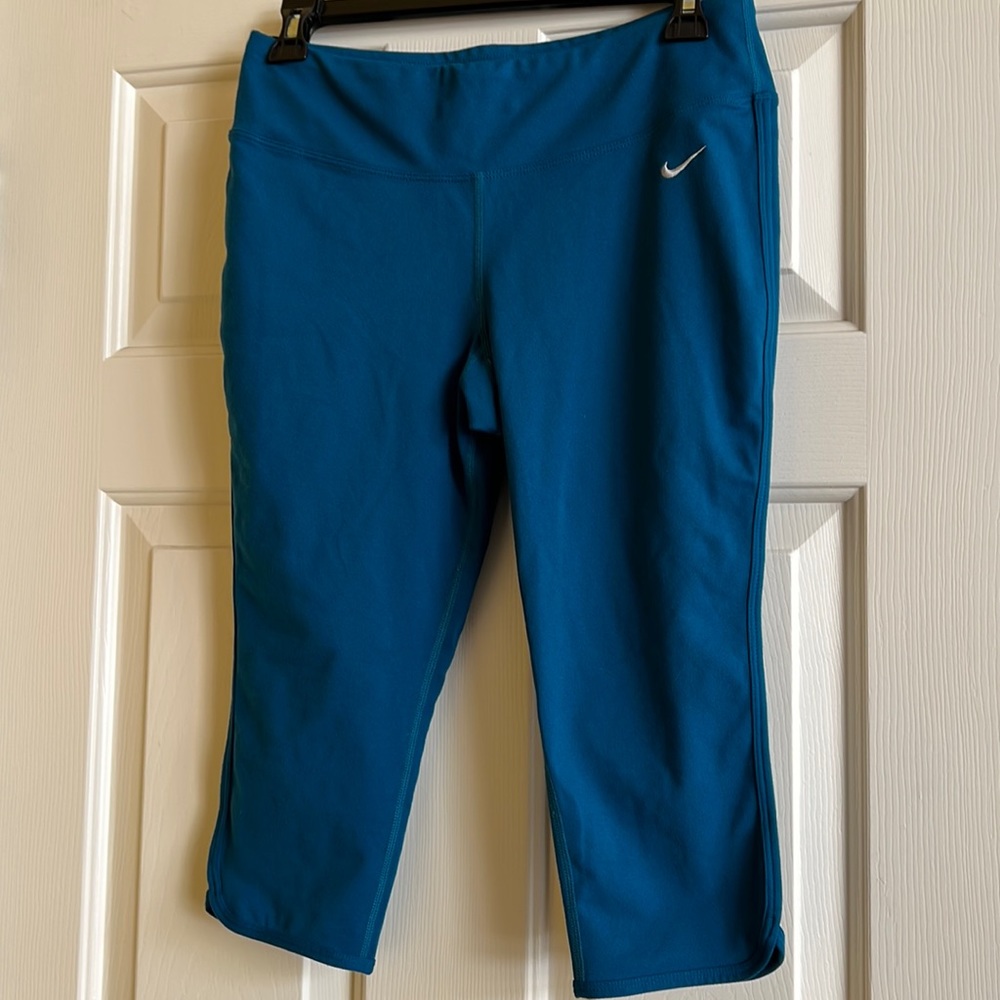 Nike teens / womens leggings
  ( dry fit )